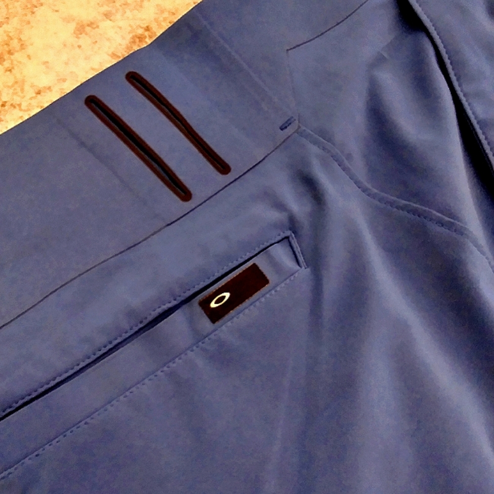 ⛳ Oakley Hybrid Golf Shorts 33